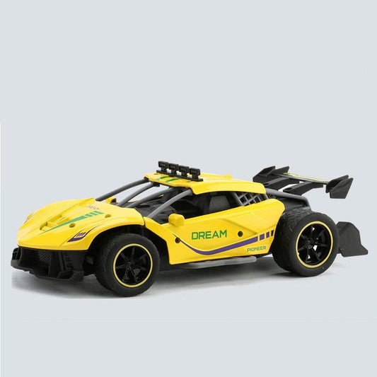 1:16 R/C Spray Runner Car – Yellow/White | Rechargeable Drift Vehicle | Ages 6+